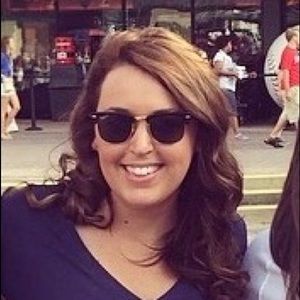 Meet your Posher, Christina